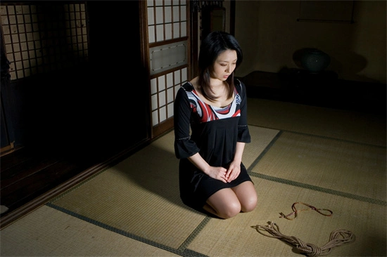 【西檬之家】BDSM中OTK是什么意思？字母圈新人的跨膝惩戒指南